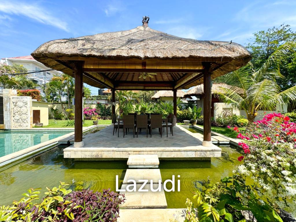 EXPANSIVE VILLA WITH BEACHSIDE CONVENIENCE IN SANUR