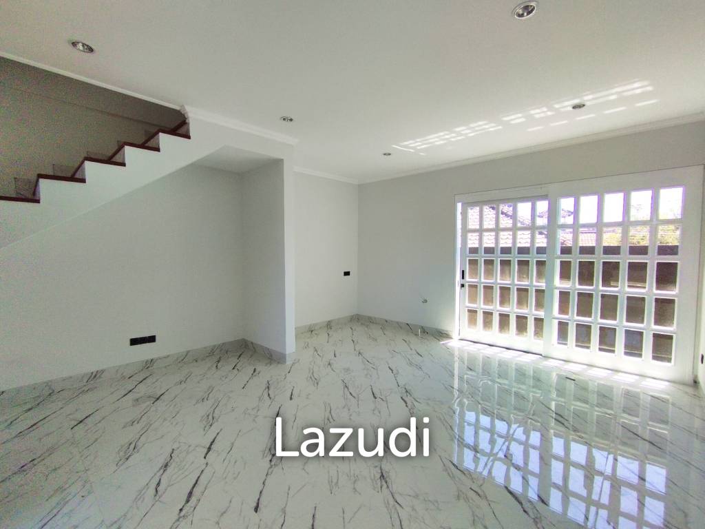 COZY TWO-STORY TOWNHOUSE NEAR SEMINYAK AND CANGGU