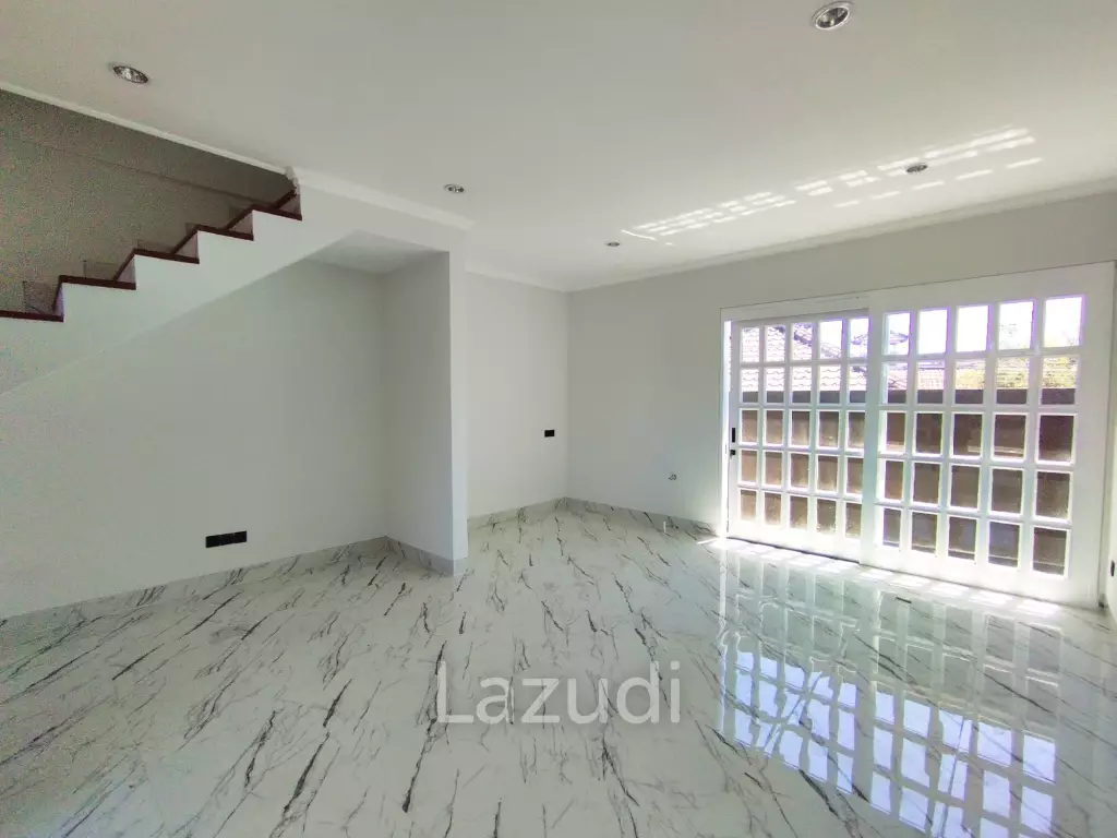 COZY TWO-STORY TOWNHOUSE NEAR SEMINYAK AND CANGGU