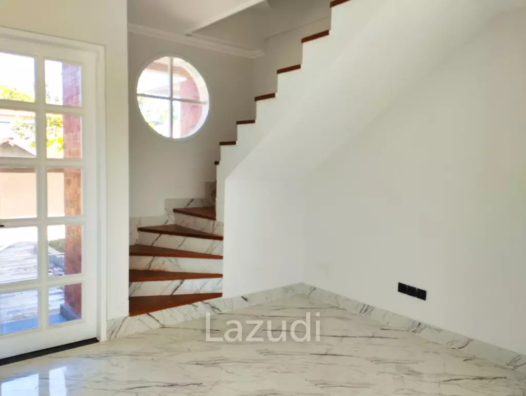COZY TWO-STORY TOWNHOUSE NEAR SEMINYAK AND CANGGU