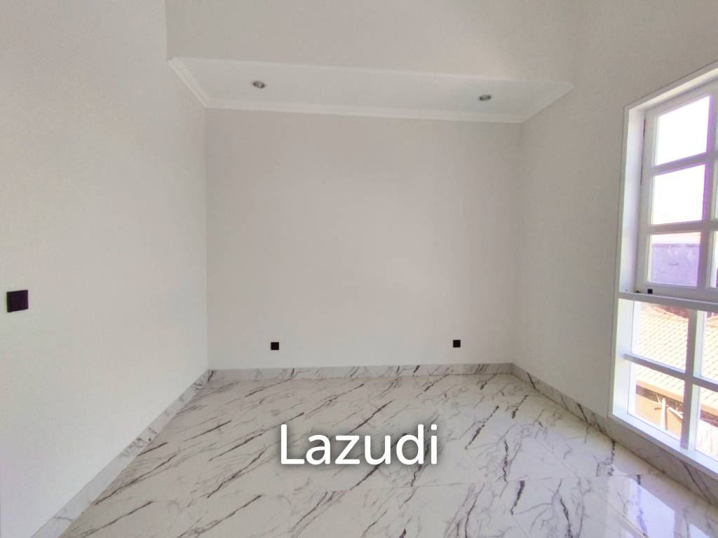 COZY TWO-STORY TOWNHOUSE NEAR SEMINYAK AND CANGGU