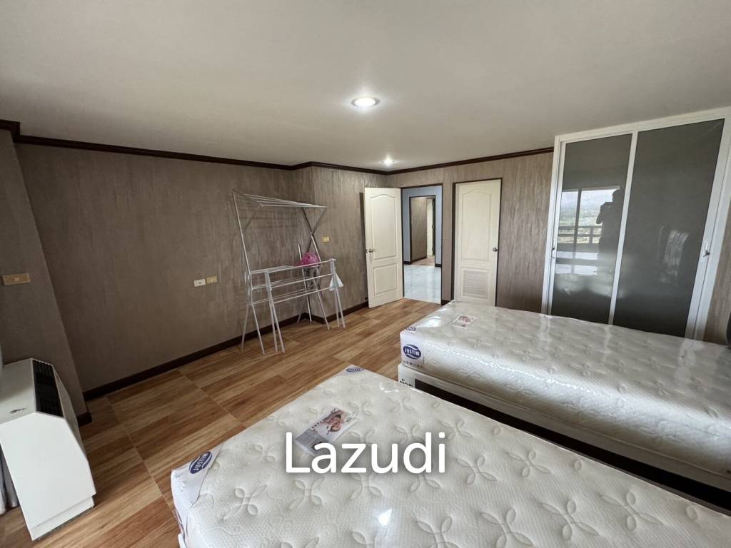 Condotel Cliff and Beach Krissadanakorn :  Renovated  3 Bed Seaview condo at Cha am