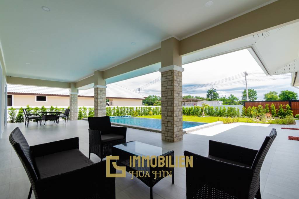 SIAM VILLA 2 : 3 bed luxury pool villa