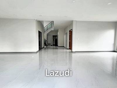5 Bedrooms 6 Bathrooms 416 SQ.M The City Bangna
