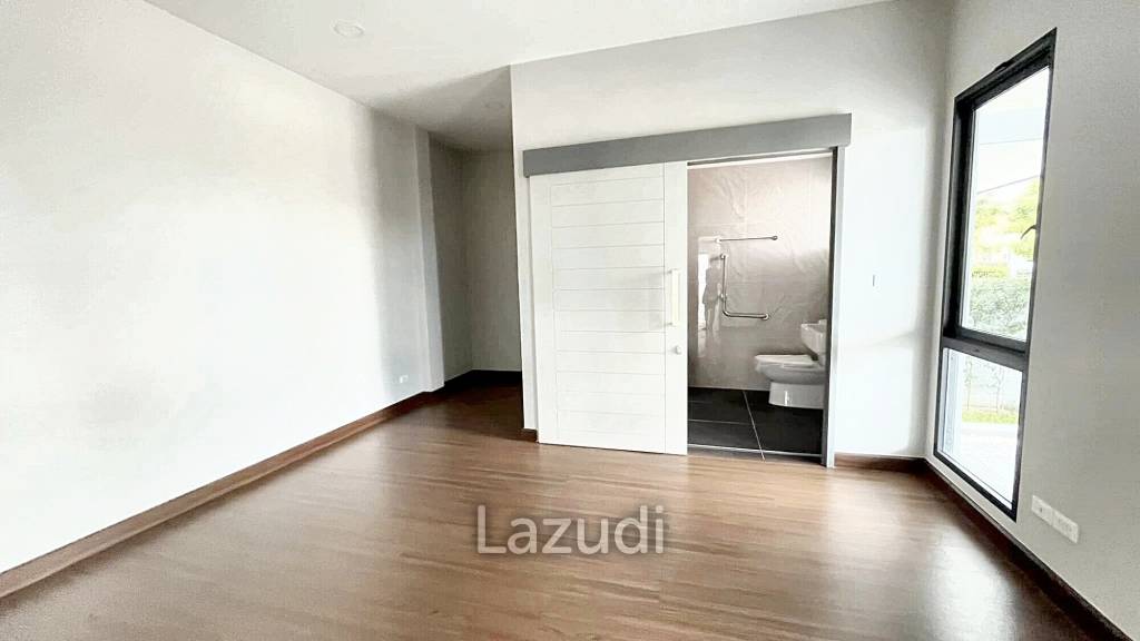 5 Bedrooms 6 Bathrooms 416 SQ.M The City Bangna