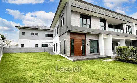 5 Bedrooms 6 Bathrooms 416 SQ.M The City Bangna