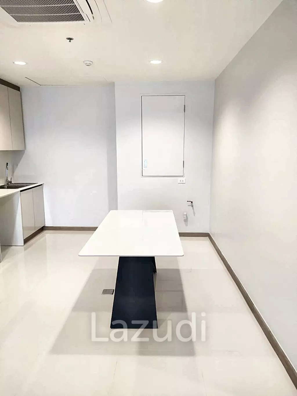 2 Bedrooms 2 Bathrooms 113 SQ.M Sathorn 111