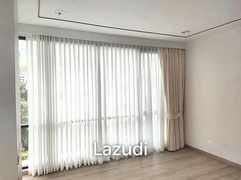 2 Bedrooms 2 Bathrooms 113 SQ.M Sathorn 111