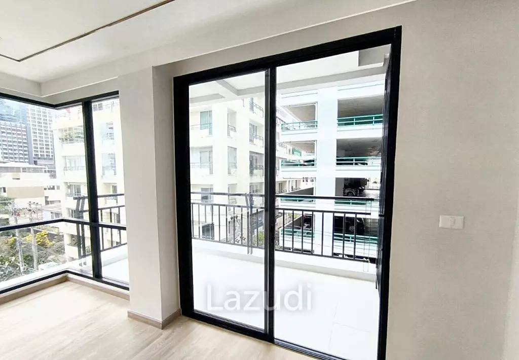 2 Bedrooms 2 Bathrooms 113 SQ.M Sathorn 111