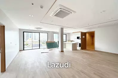 4 Bedrooms 4 Bathrooms 236 SQ.M Sathorn 111