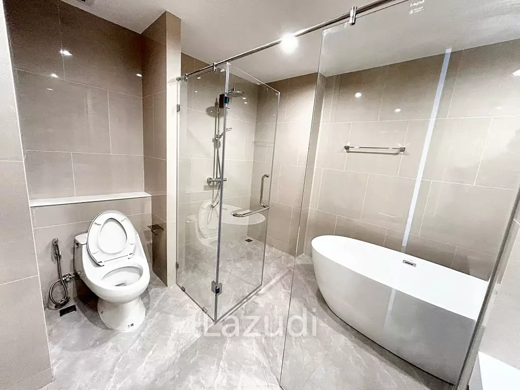 3 Bedrooms 3 Bathrooms 189 SQ.M Sathorn 111