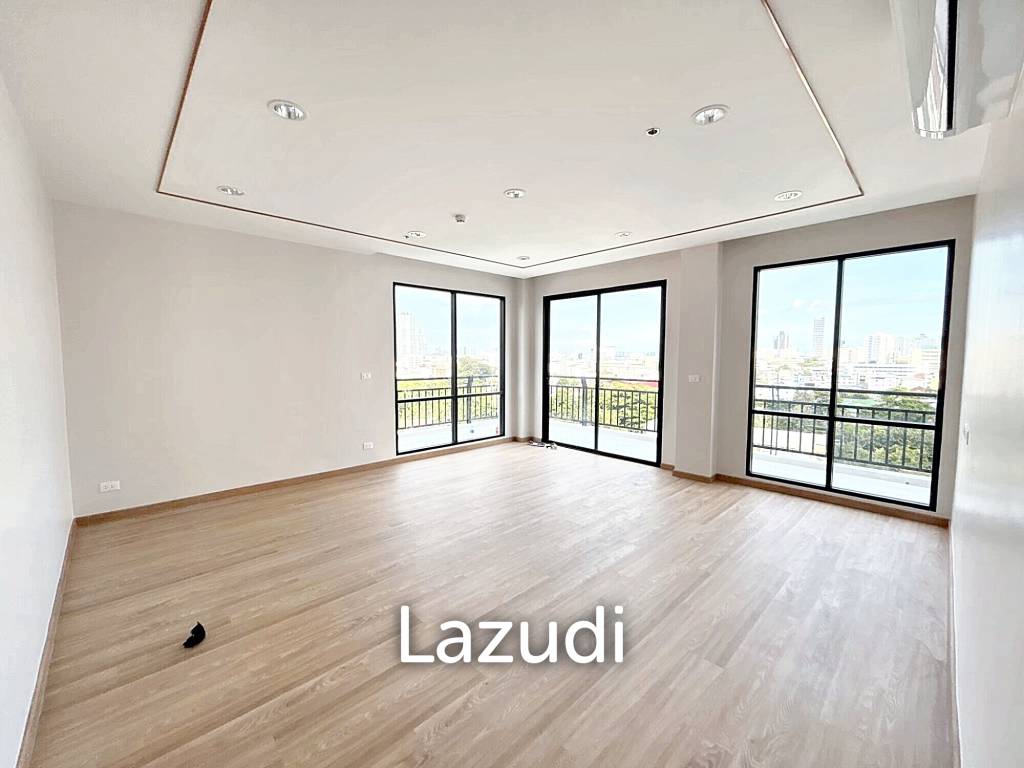 3 Bedrooms 3 Bathrooms 189 SQ.M Sathorn 111
