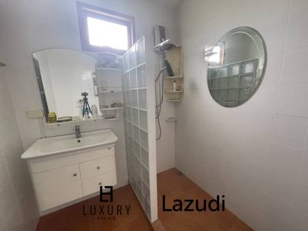 592 metro cuadrado 6 ` 4 Baño Villa de Venta