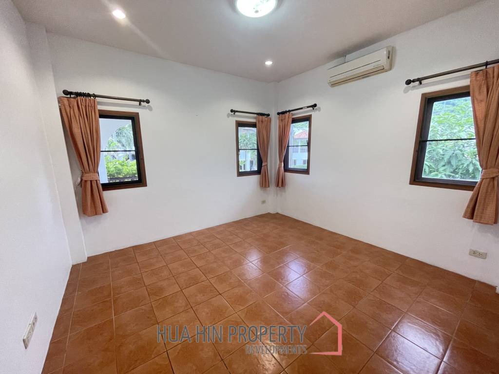 Summerland: Spanish-style pool villa with 6 bedrooms and 4 bathrooms