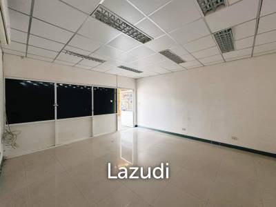 Warehouse for rent in Huaykwang