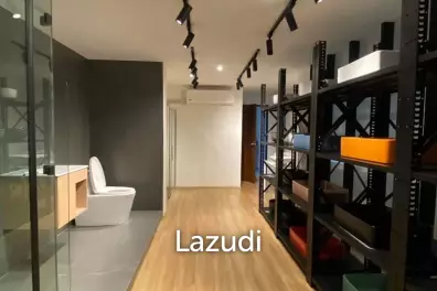 Retail/Showroom for takeover: Town in Town