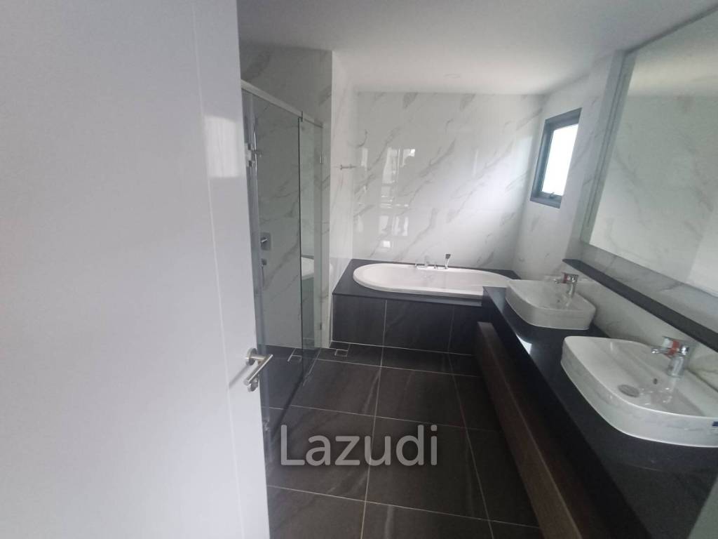 5 Bedrooms 4 Bathrooms 313 SQ.M The City Bangna