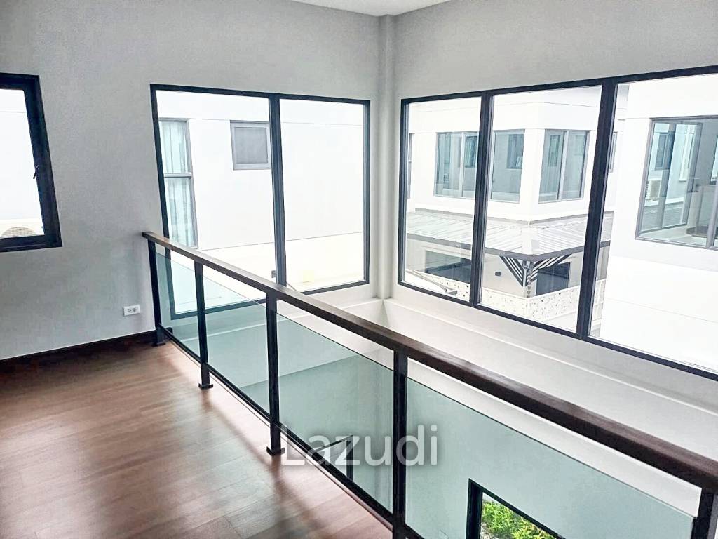 5 Bedrooms 4 Bathrooms 313 SQ.M The City Bangna