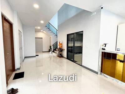 5 Bedrooms 6 Bathrooms 416 SQ.M The City Bangna