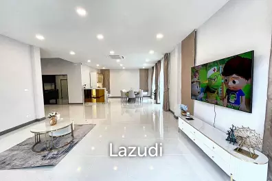 5 Bedrooms 6 Bathrooms 416 SQ.M The City Bangna