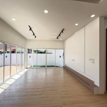 Renovated 3-Bedroom Villa In Koh Kaew