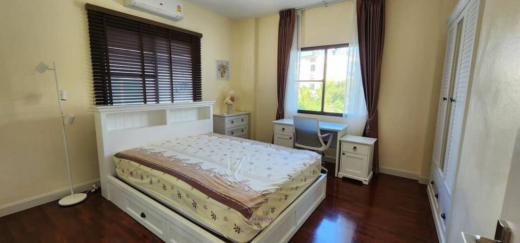 Corner unit 4-bedroom house at 88 Land and House, Koh Kaew