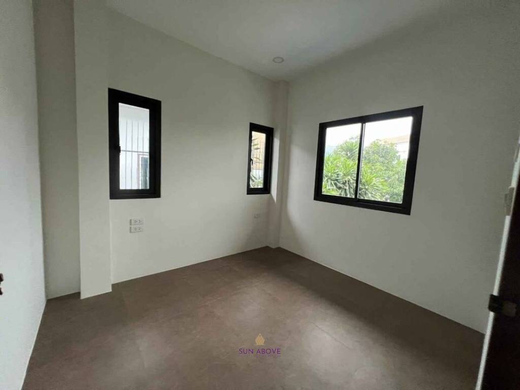 Newly Renovated 4-Bedroom Villa In Saiyuan. Rawai