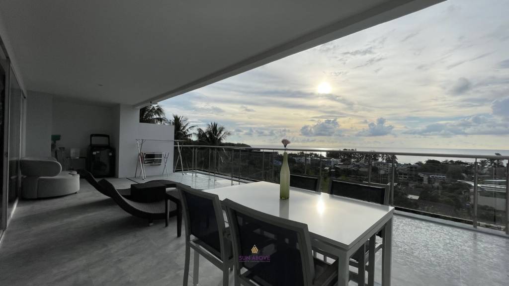 Large Seaview Condo Overlooking Karon Beach