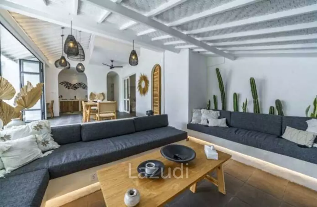 Stunning villa walking distance to Double six Beach
