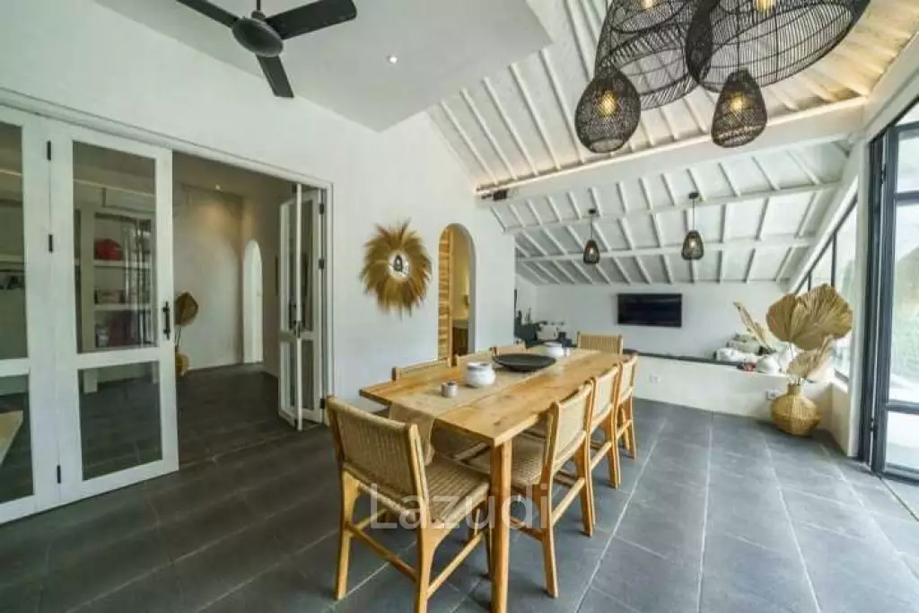 Stunning villa walking distance to Double six Beach