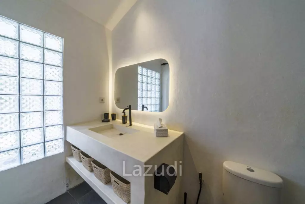 Stunning villa walking distance to Double six Beach
