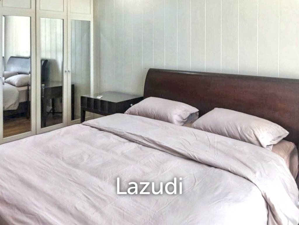 1 Bedroom 1 Bathroom 65 SQ.M Urbana Sathorn