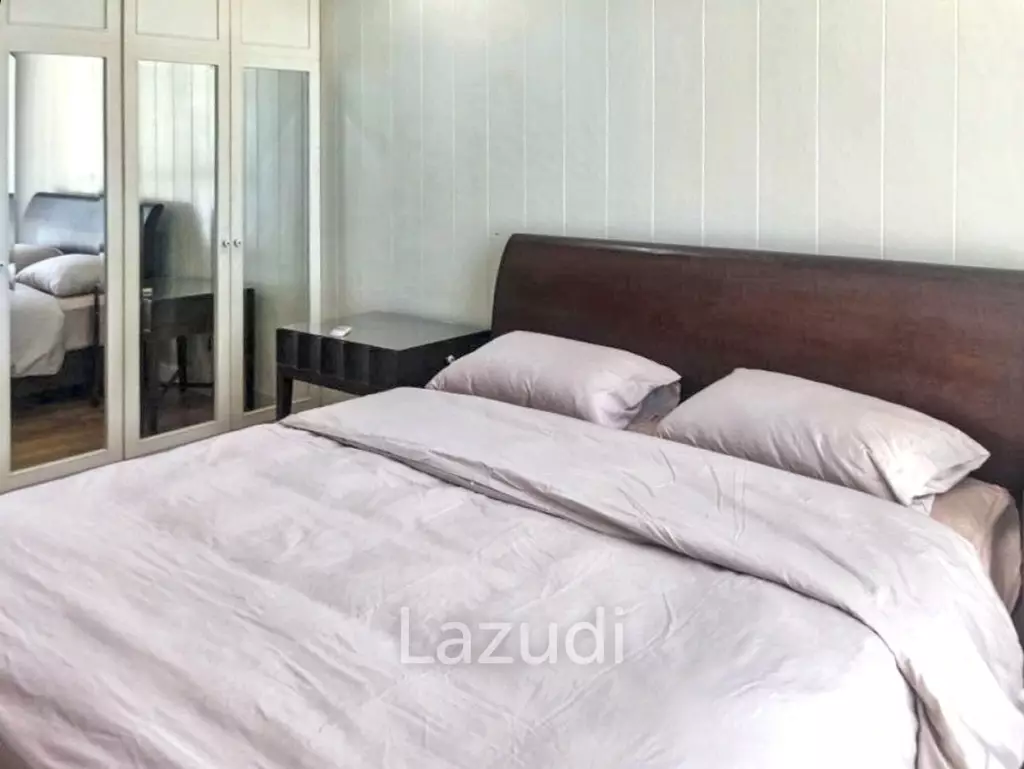 1 Bedroom 1 Bathroom 65 SQ.M Urbana Sathorn