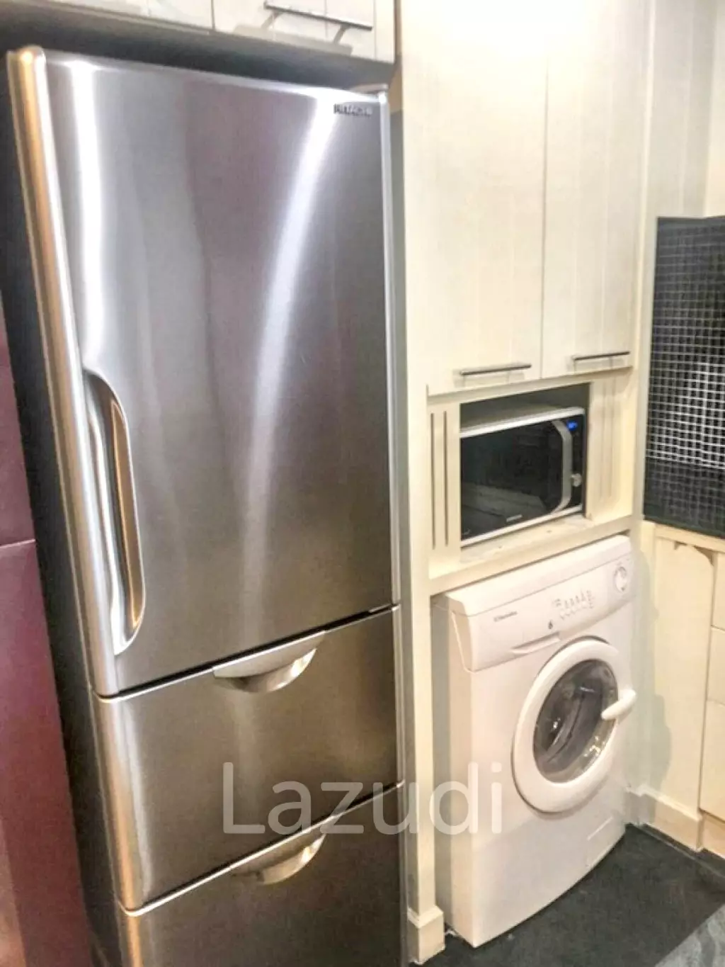 1 Bedroom 1 Bathroom 65 SQ.M Urbana Sathorn