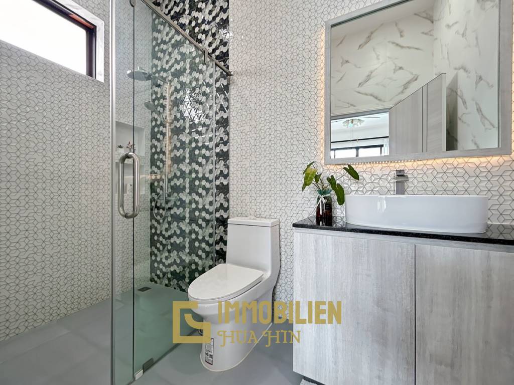 AILEEN VILLA: Modern 3 Bed 3 Bath Pool Villa in Soi 88