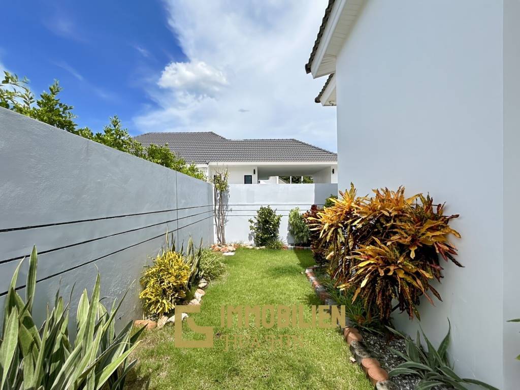 AILEEN VILLA: Modern 3 Bed 3 Bath Pool Villa in Soi 88