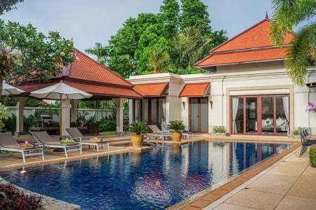 Stunning 6-Bedroom Villa in Sai Taan Phase II, Bang Tao