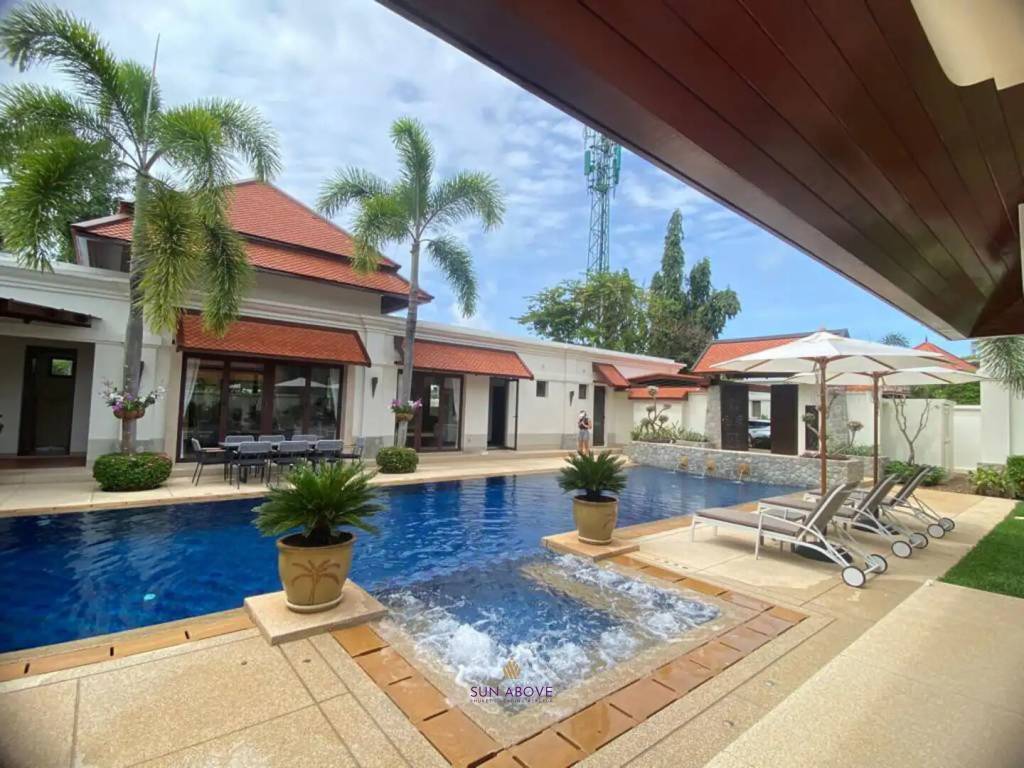 Stunning 6-Bedroom Villa in Sai Taan Phase II, Bang Tao