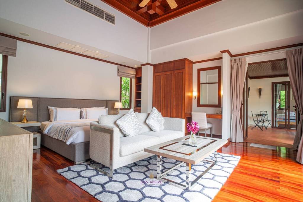 Stunning 6-Bedroom Villa in Sai Taan Phase II, Bang Tao