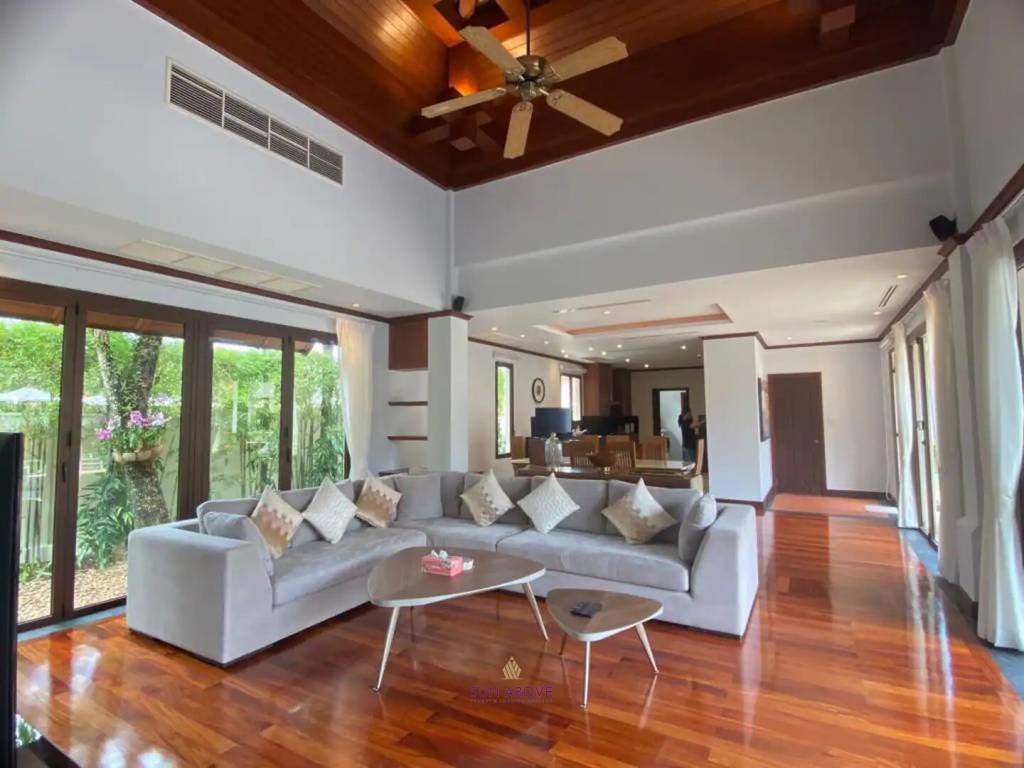 Stunning 6-Bedroom Villa in Sai Taan Phase II, Bang Tao