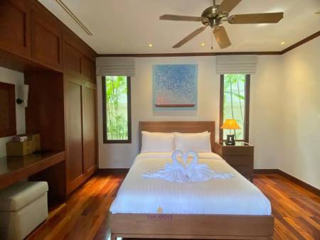 Stunning 6-Bedroom Villa in Sai Taan Phase II, Bang Tao