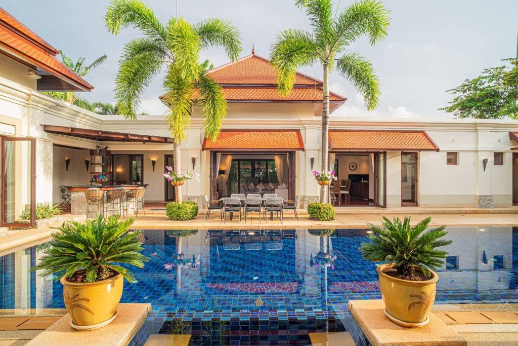 Stunning 6-Bedroom Villa in Sai Taan Phase II, Bang Tao