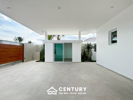 637 ตร.ม 3 เตียง 3 อาบน้ำ วิลล่า For ขาย