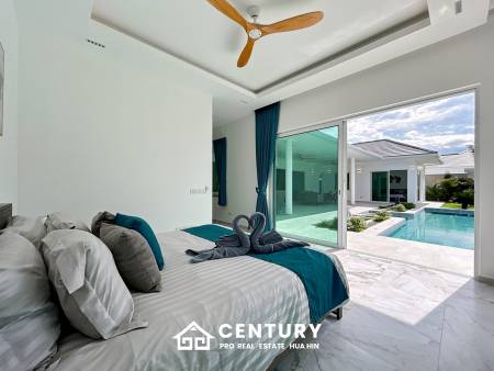 637 ตร.ม 3 เตียง 3 อาบน้ำ วิลล่า For ขาย