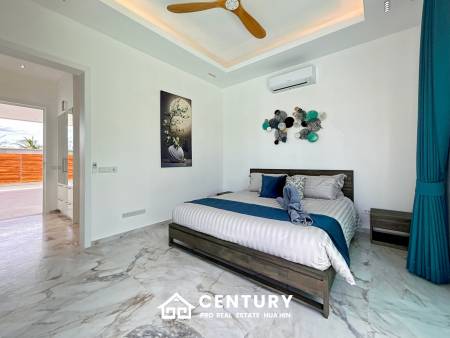 637 ตร.ม 3 เตียง 3 อาบน้ำ วิลล่า For ขาย