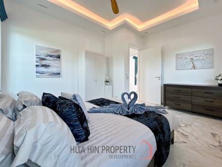 3 Bed 3 Bath 280 SQ.M Villa Palm Avenue 4