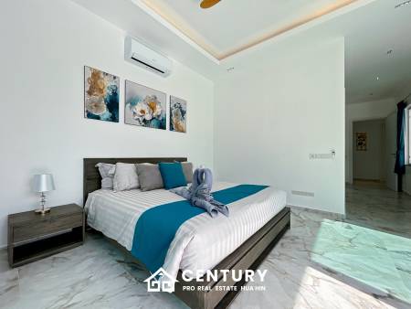 637 ตร.ม 3 เตียง 3 อาบน้ำ วิลล่า For ขาย