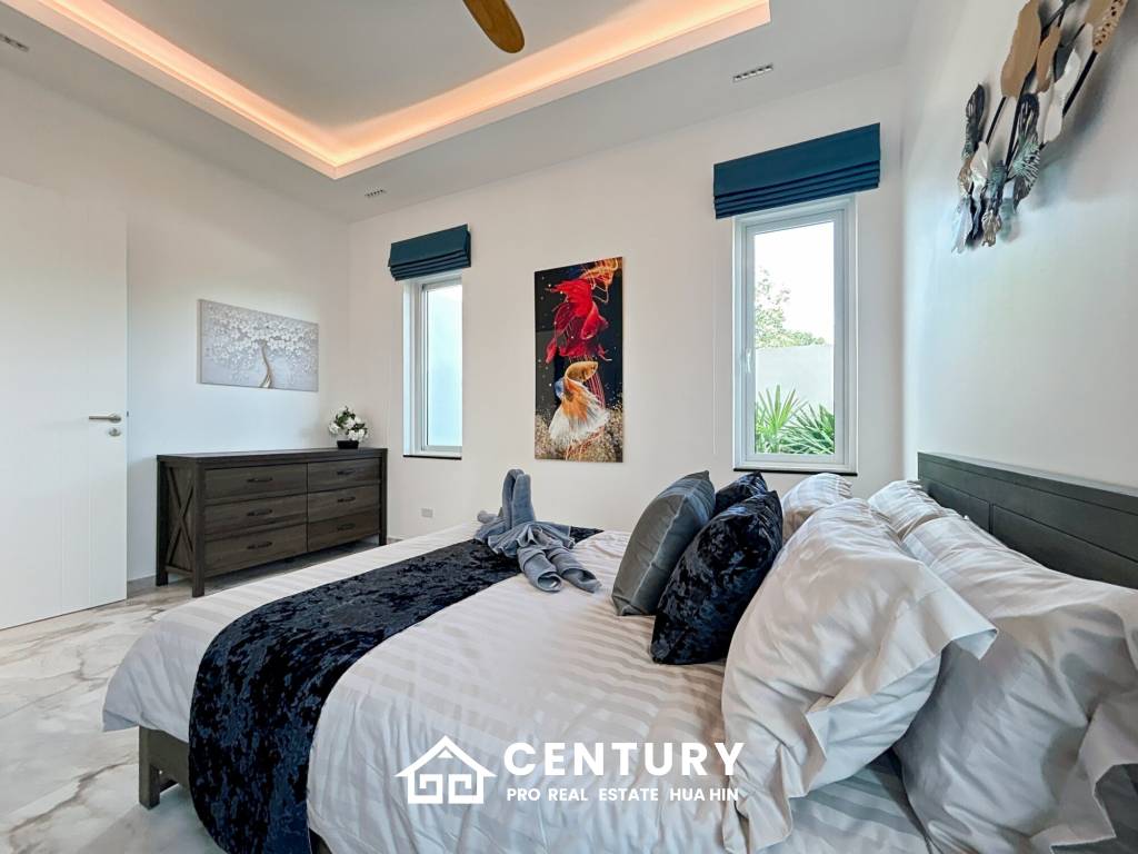 637 ตร.ม 3 เตียง 3 อาบน้ำ วิลล่า For ขาย