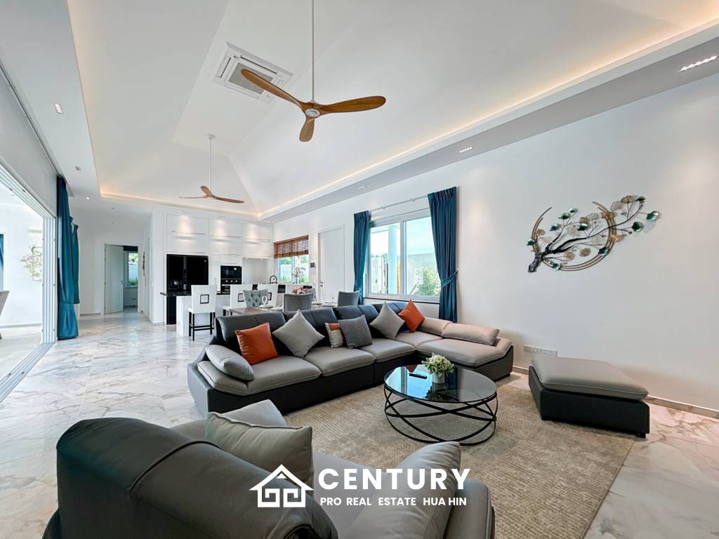 637 ตร.ม 3 เตียง 3 อาบน้ำ วิลล่า For ขาย