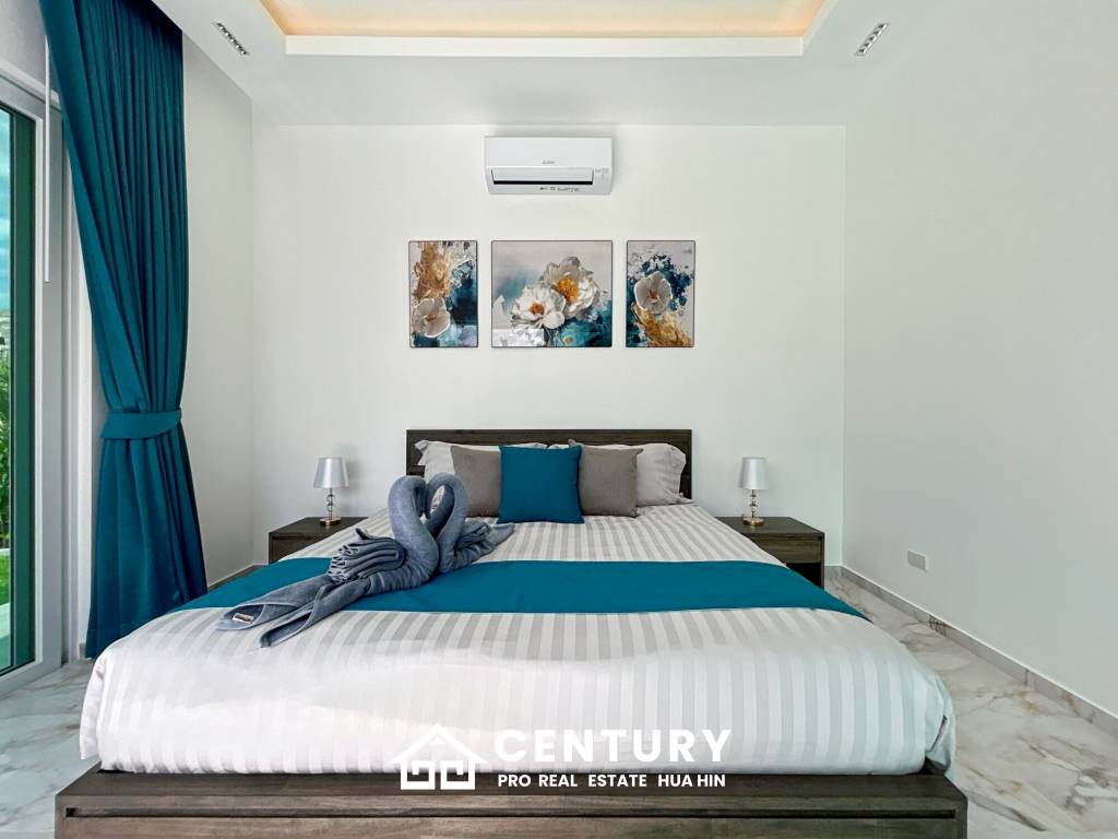 637 ตร.ม 3 เตียง 3 อาบน้ำ วิลล่า For ขาย